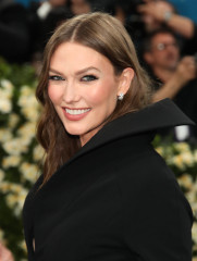 Karlie Kloss for Met Gala 2025 фото №1418237