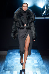 Michael Kors Fall/Winter 2022 Fashion Show in New York фото №1338469