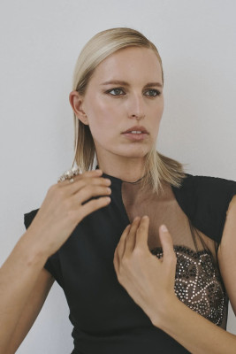 Karolina Kurkova for Genny FW 2023 фото №1376314