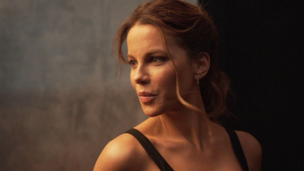Kate Beckinsale – Somewhere Video October 2018 фото №1112060