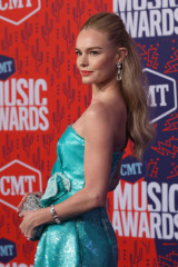 Kate Bosworth - at 2019 CMT Music Awards in Nashville  фото №1196631