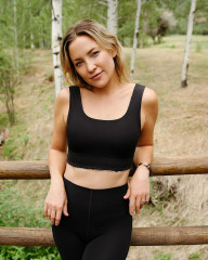 Kate Hudson for Fabletics Campaign || Summer 2020 фото №1286409