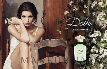 Kate King - photoshoot for Dolce&Gabbana Floral Drops fragrance фото №972576