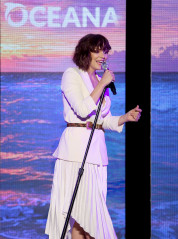 Katharine McPhee Performs at Oceana Seachange Summer Party in Laguna Niguel фото №1087585