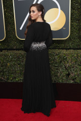 Katherine Langford – Golden Globe Awards 2018 in Beverly Hills фото №1055180