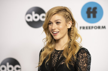 Katherine McNamara фото №1139072