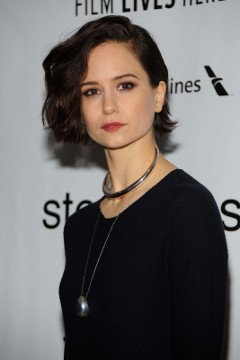 Katherine Waterston Hot