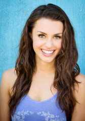 Kathryn McCormick фото