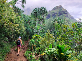 Katrina Bowden – “Oahu + Kauai Travel Guide” Photoshoot фото №1038201