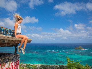 Katrina Bowden – “Oahu + Kauai Travel Guide” Photoshoot фото №1038206