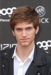 Keegan Allen фото №814929