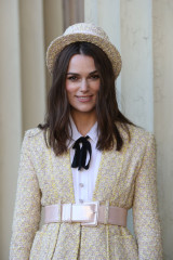 Keira Knightley – Investiture at Buckingham Palace in London фото №1125629
