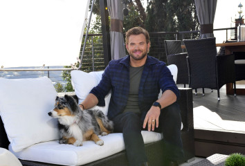 Kellan Lutz-AKC National Championship Photoshoot  фото №1127087