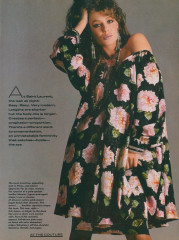 Kelly LeBrock ~ US Vogue April 1981 by Francesco Scavullo фото №1373627