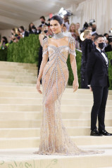 Kendall Jenner - MET Gala 2021: In America. A Lexicon Of Fashion 09/13/2021 фото №1310987