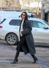 Kendall Jenner - Out and about in Aspen, CO 01/18/2022 фото №1334097