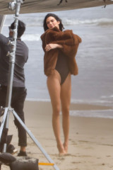 Kendall Jenner - Photoshoot in Malibu, CA  09/03/2021 фото №1309463