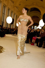 Kendall Jenner – for Schiaparelli Fashion Show PFW 2025 фото №1411365