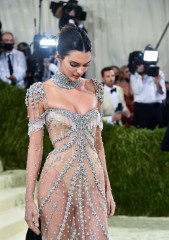 Kendall Jenner - MET Gala 2021: In America. A Lexicon Of Fashion 09/13/2021 фото №1310998
