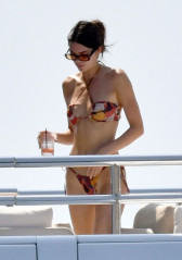 Kendall Jenner - Capri 08/24/2021 фото №1307584