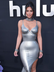Kim Kardashian - 'The Kardashians' Premiere in Los Angeles 04/07/2022 фото №1363083