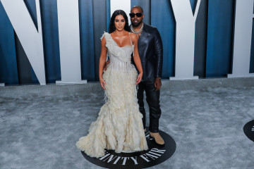Kim Kardashian - Vanity Fair Oscar Party, Los Angeles // February 9, 2020 фото №1269735