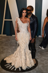 Kim Kardashian - Vanity Fair Oscar Party, Los Angeles // February 9, 2020 фото №1269736