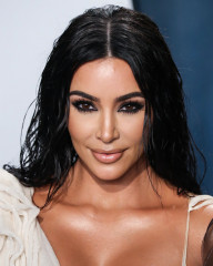 Kim Kardashian - Vanity Fair Oscar Party, Los Angeles // February 9, 2020 фото №1269738