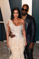 Kim Kardashian - Vanity Fair Oscar Party, Los Angeles // February 9, 2020 фото №1269733