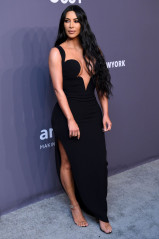 Kim Kardashian – 2019 amfAR Gala in New York фото №1139465