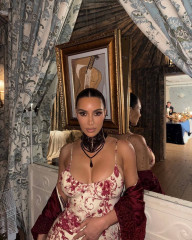 Kim Kardashian фото №1414300
