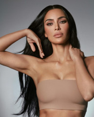 Kim Kardashian - Skims promos 2024 фото №1386143