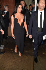 Kim Kardashian – 2019 amfAR Gala in New York фото №1139461