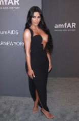 Kim Kardashian – 2019 amfAR Gala in New York фото №1139460
