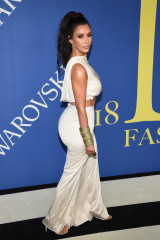 Kim Kardashian фото №1075283
