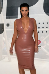 Kim Kardashian фото №1197138