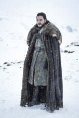 Kit Harington - Game Of Thrones (2019) 8x01 'Winterfell' фото №1272554