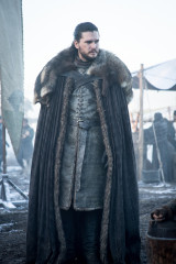 Kit Harington - Game Of Thrones (2019) 8x01 'Winterfell' фото №1272552