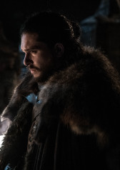 Kit Harington - Game Of Thrones (2019) 8x01 'Winterfell' фото №1272551