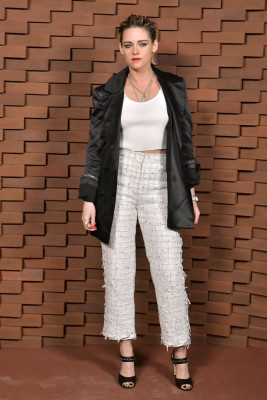 Kristen Stewart – Chanel Fashion Show in Hamburg фото №1020471