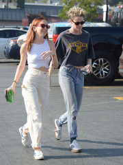 Kristen Stewart and New Girlfriend Sara Dinkin in Los Feliz фото №1127445