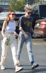 Kristen Stewart and New Girlfriend Sara Dinkin in Los Feliz фото №1127446