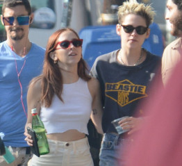 Kristen Stewart and New Girlfriend Sara Dinkin in Los Feliz фото №1127453