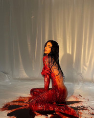 Kylie Jenner - Kylie x A Nightmare on Elm Street (2021) фото №1317580