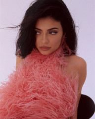 Kylie Jenner – Photoshoot January 2019 фото №1135228