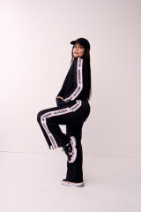 Kylie Jenner for Adidas Originals Falcon Fall/Winter 2018 Campaign фото №1096039