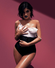 Kylie Jenner фото №893743