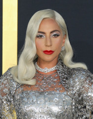 Lady Gaga – “A Star Is Born” Premiere in Los Angeles фото №1104337
