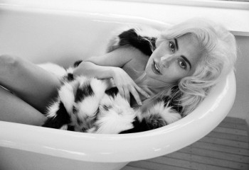 Lady Gaga in Vogue Magazine, October 2018  фото №1100448