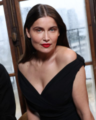 Laetitia Casta for Jacquemus Fashion Show фото №1411281